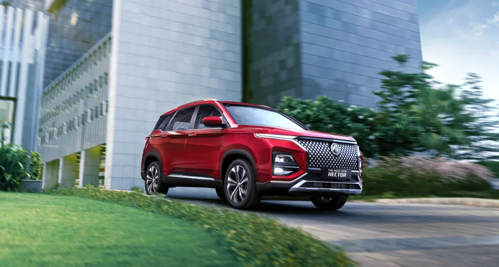 MG Hector Plus: फैमिली कार की परफेक्ट परिभाषा, दमदार लुक और स्मार्ट फीचर्स से मचाया धमाल
